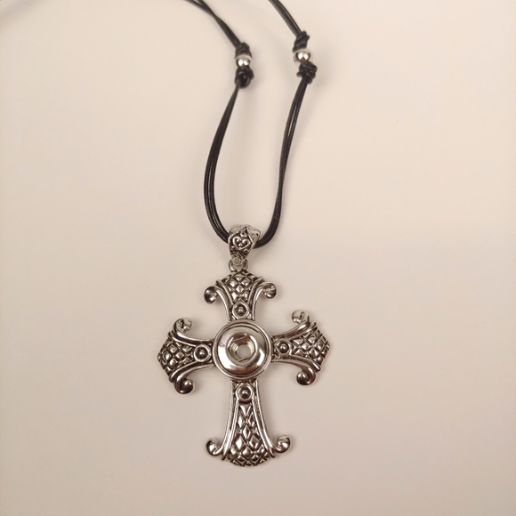 NWT Celtic Cross 12mm Mini Snap Charm Necklace - Picture 6 of 7